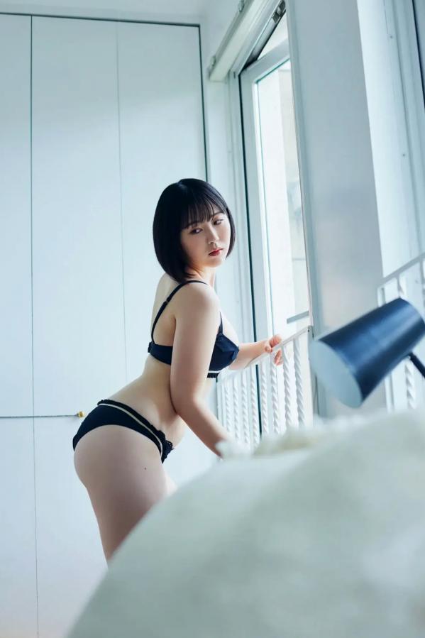   夜道雪《ぎゅーってしよ》：短发女神居家私房照，粉色内衣勾勒玲珑身段，演绎纯欲治愈风格第42张图片