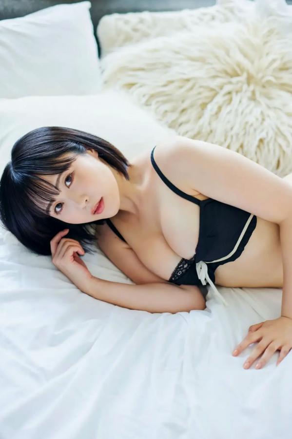    夜道雪《ぎゅーってしよ》：短发女神居家私房照，粉色内衣勾勒玲珑身段，演绎纯欲治愈风格第57张图片
