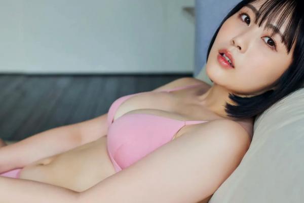    夜道雪《ぎゅーってしよ》：短发女神居家私房照，粉色内衣勾勒玲珑身段，演绎纯欲治愈风格第102张图片