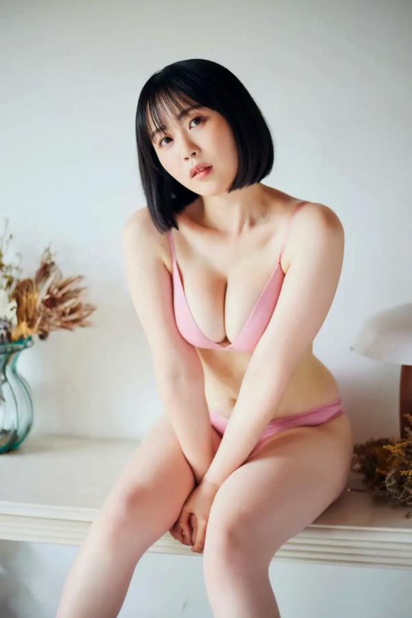    夜道雪《ぎゅーってしよ》：短发女神居家私房照，粉色内衣勾勒玲珑身段，演绎纯欲治愈风格第110张图片