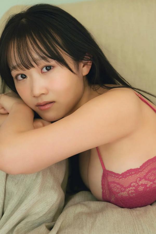    奥村梨穂 - Iの衝撃：浴室湿身诱惑与居家私房写真，童颜巨乳演绎日系极致性感第14张图片