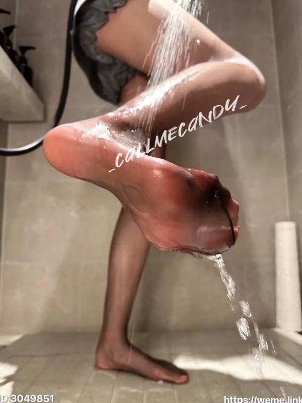    Callmecandy - 金牌制服私房写真，红发装扮搭配黑丝诱惑，室内居家冷艳风格摄影第6张图片