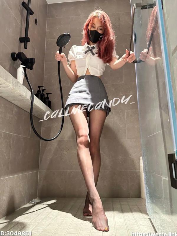    Callmecandy - 金牌制服私房写真，红发装扮搭配黑丝诱惑，室内居家冷艳风格摄影第24张图片