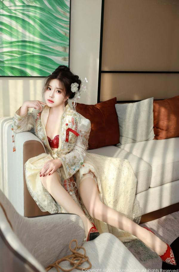    秀人网小薯条nienie私房写真：中式新娘装红内衣诱惑，极品美背曲线，演绎极致绑架剧情艺术大片第1张图片