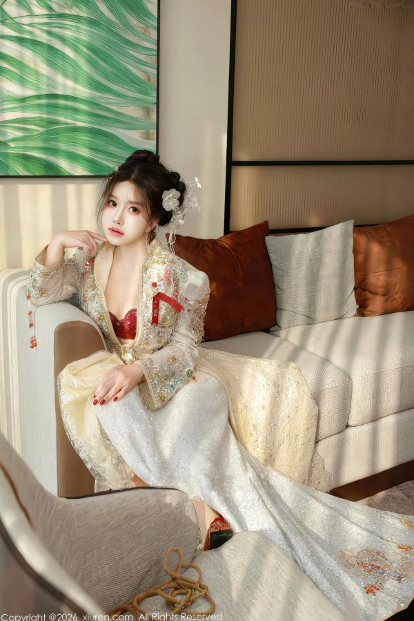    秀人网小薯条nienie私房写真：中式新娘装红内衣诱惑，极品美背曲线，演绎极致绑架剧情艺术大片第18张图片