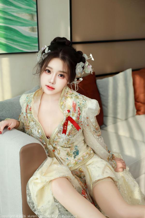    秀人网小薯条nienie私房写真：中式新娘装红内衣诱惑，极品美背曲线，演绎极致绑架剧情艺术大片第19张图片