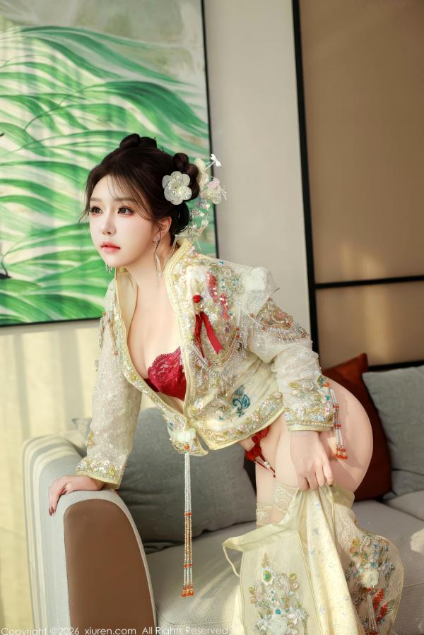    秀人网小薯条nienie私房写真：中式新娘装红内衣诱惑，极品美背曲线，演绎极致绑架剧情艺术大片第32张图片