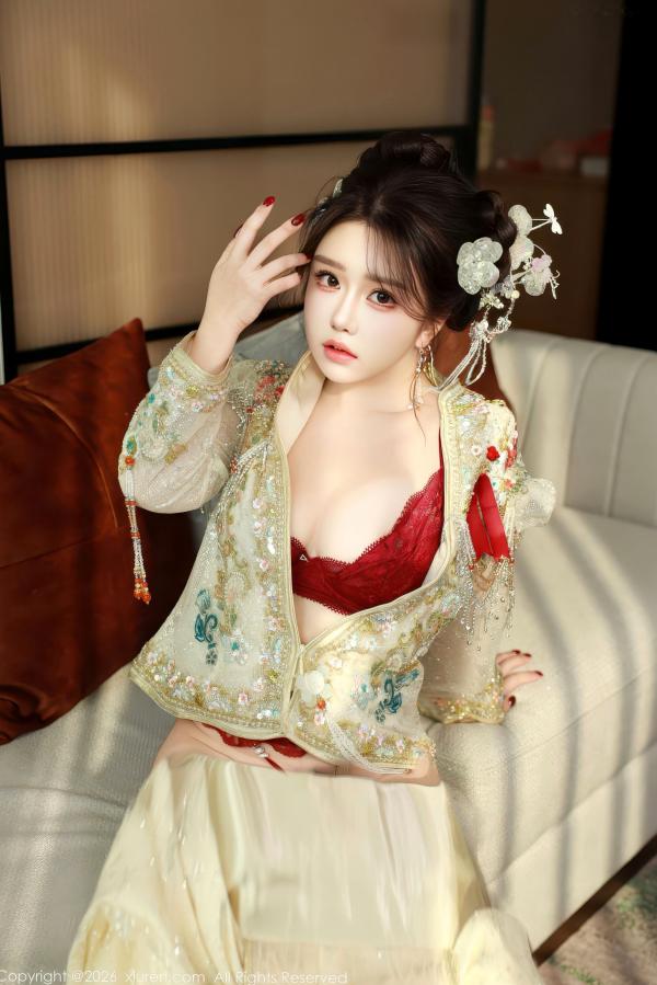    秀人网小薯条nienie私房写真：中式新娘装红内衣诱惑，极品美背曲线，演绎极致绑架剧情艺术大片第35张图片