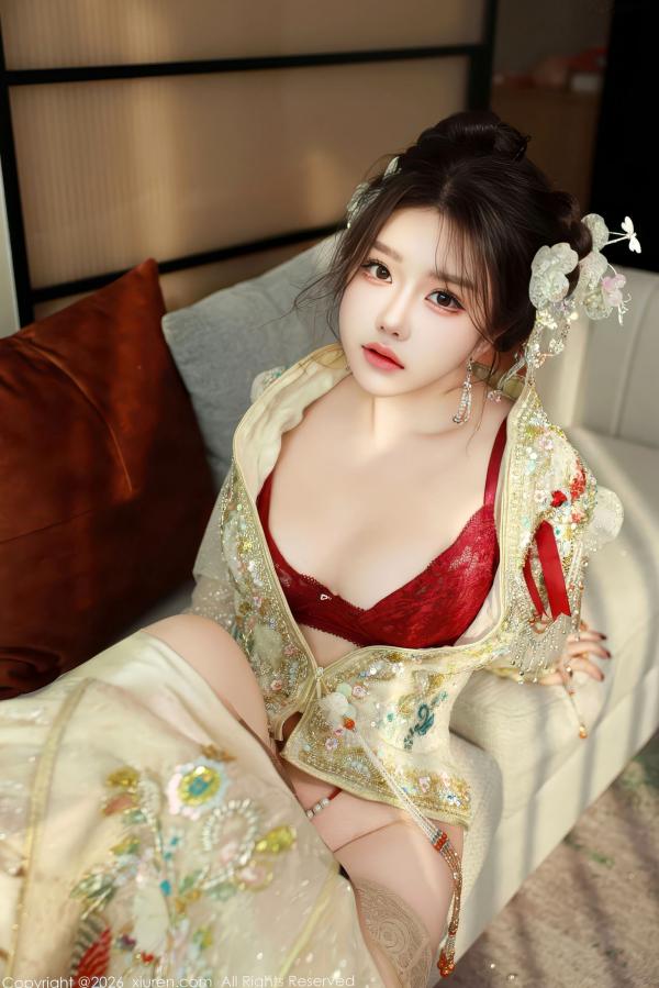    秀人网小薯条nienie私房写真：中式新娘装红内衣诱惑，极品美背曲线，演绎极致绑架剧情艺术大片第38张图片