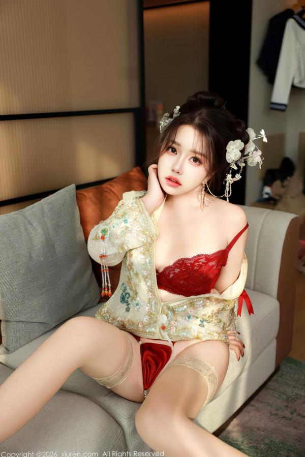    秀人网小薯条nienie私房写真：中式新娘装红内衣诱惑，极品美背曲线，演绎极致绑架剧情艺术大片第45张图片