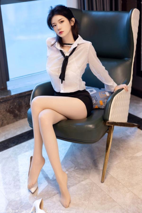    XiuRen秀人网-11077-凌七七-纯欲OL职场风格白衬衫黑短裙性感私房写真-2025.12.05第13张图片