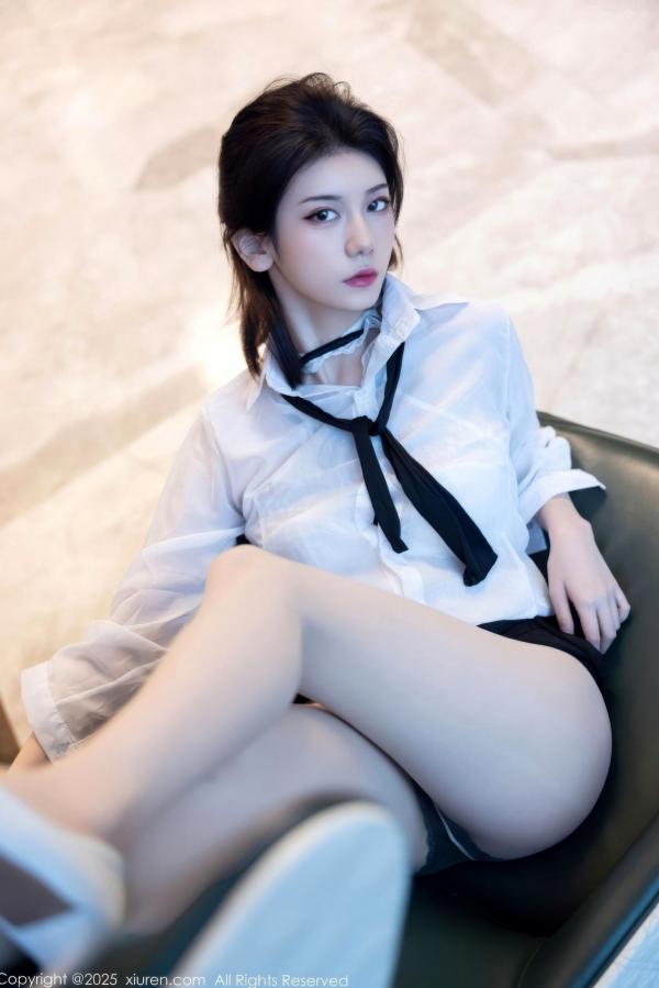    XiuRen秀人网-11077-凌七七-纯欲OL职场风格白衬衫黑短裙性感私房写真-2025.12.05第41张图片