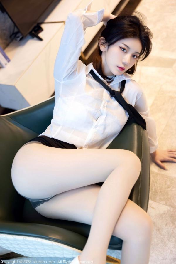    XiuRen秀人网-11077-凌七七-纯欲OL职场风格白衬衫黑短裙性感私房写真-2025.12.05第51张图片