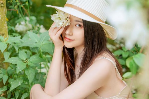 年年Nnian 年年  年年-木绣球：深林花海下的清纯与诱惑，户外写真，白皙女神唯美私房照第80张图片