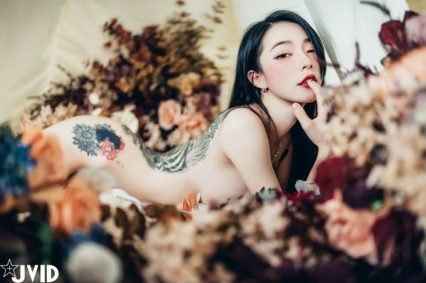    [JVID] 飄飄 - 纹身女神极致私房照，湿身诱惑与唯美花间人像大尺度摄影合集第15张图片