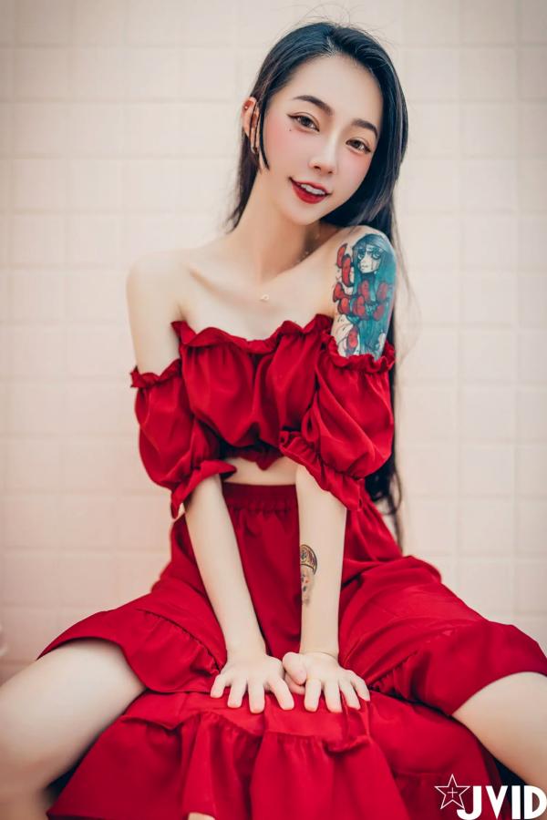    [JVID] 飄飄 - 纹身女神极致私房照，湿身诱惑与唯美花间人像大尺度摄影合集第24张图片