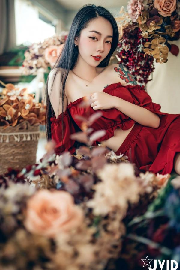    [JVID] 飄飄 - 纹身女神极致私房照，湿身诱惑与唯美花间人像大尺度摄影合集第26张图片