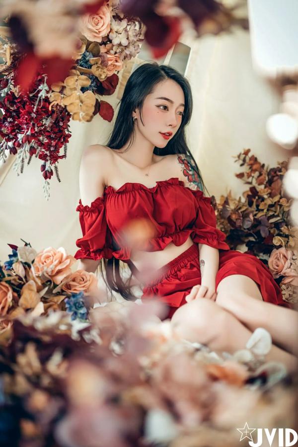    [JVID] 飄飄 - 纹身女神极致私房照，湿身诱惑与唯美花间人像大尺度摄影合集第29张图片