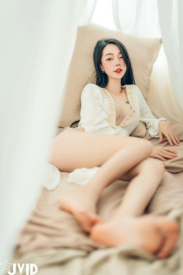    [JVID] 飄飄 - 纹身女神极致私房照，湿身诱惑与唯美花间人像大尺度摄影合集第31张图片