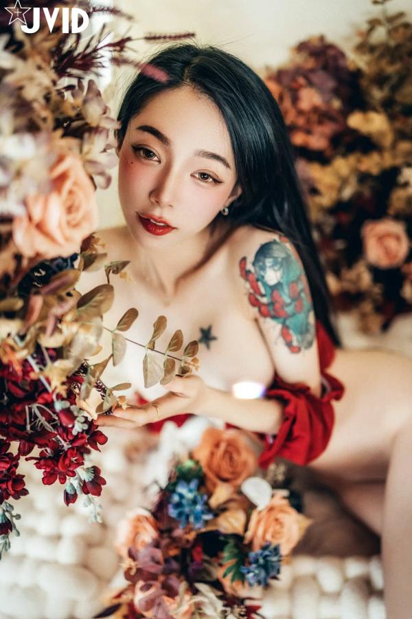    [JVID] 飄飄 - 纹身女神极致私房照，湿身诱惑与唯美花间人像大尺度摄影合集第47张图片
