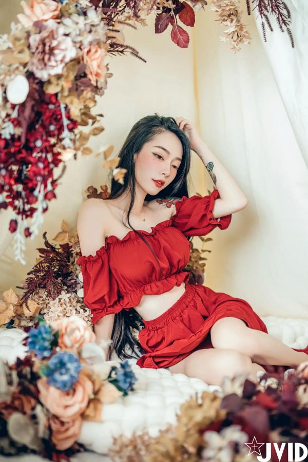    [JVID] 飄飄 - 纹身女神极致私房照，湿身诱惑与唯美花间人像大尺度摄影合集第54张图片