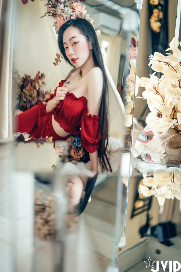    [JVID] 飄飄 - 纹身女神极致私房照，湿身诱惑与唯美花间人像大尺度摄影合集第60张图片