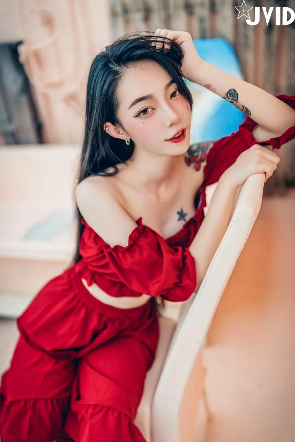    [JVID] 飄飄 - 纹身女神极致私房照，湿身诱惑与唯美花间人像大尺度摄影合集第71张图片