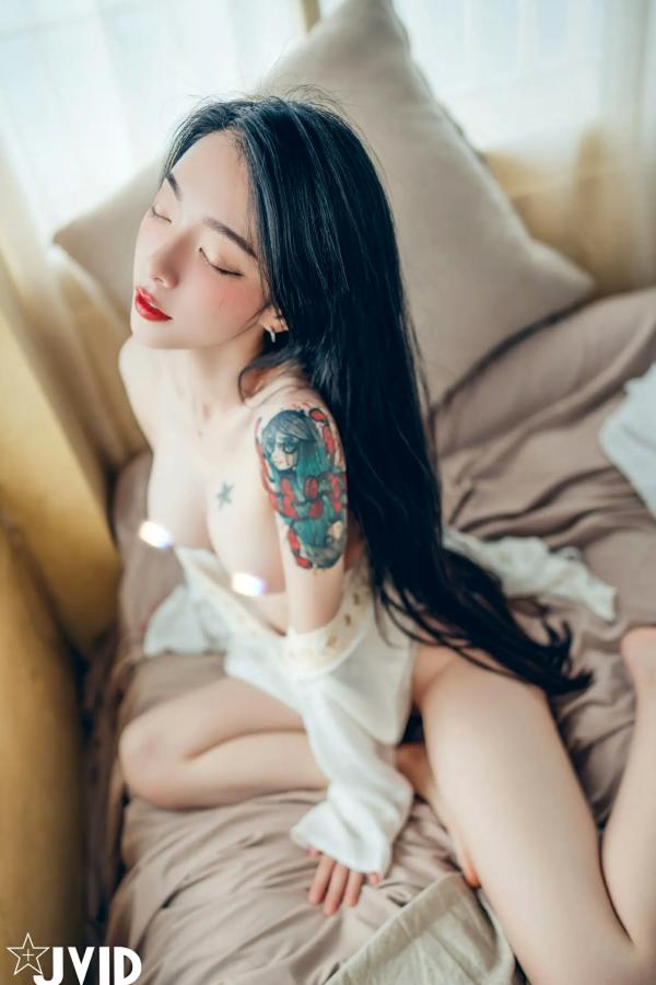    [JVID] 飄飄 - 纹身女神极致私房照，湿身诱惑与唯美花间人像大尺度摄影合集第77张图片