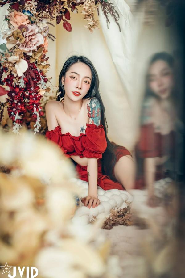    [JVID] 飄飄 - 纹身女神极致私房照，湿身诱惑与唯美花间人像大尺度摄影合集第84张图片