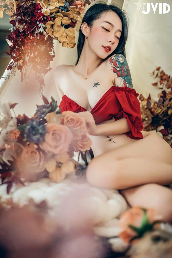    [JVID] 飄飄 - 纹身女神极致私房照，湿身诱惑与唯美花间人像大尺度摄影合集第90张图片