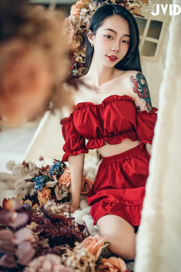    [JVID] 飄飄 - 纹身女神极致私房照，湿身诱惑与唯美花间人像大尺度摄影合集第93张图片