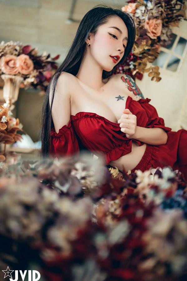    [JVID] 飄飄 - 纹身女神极致私房照，湿身诱惑与唯美花间人像大尺度摄影合集第99张图片