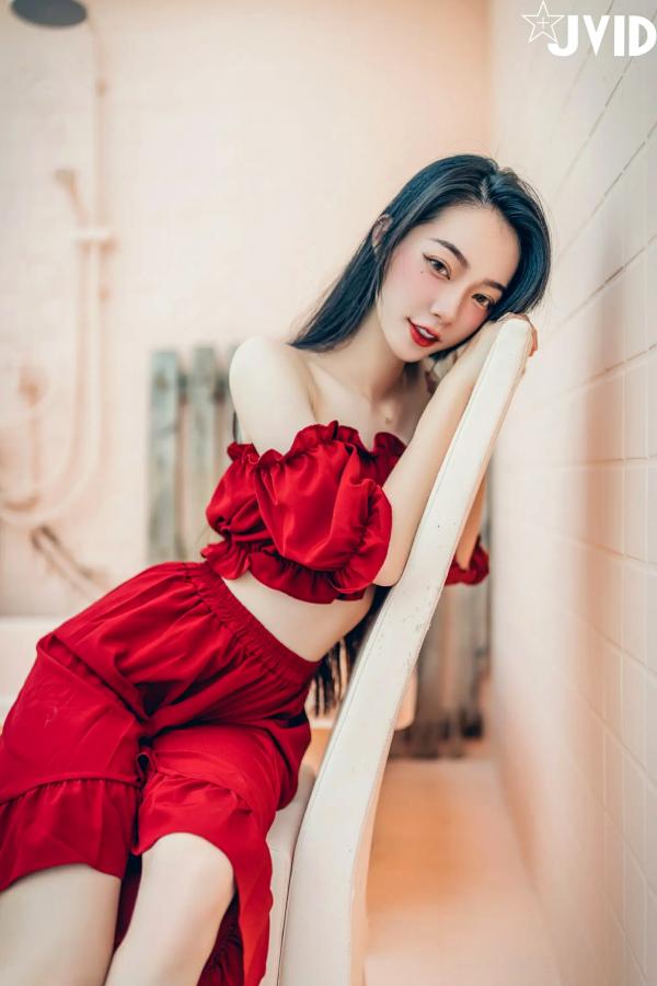    [JVID] 飄飄 - 纹身女神极致私房照，湿身诱惑与唯美花间人像大尺度摄影合集第103张图片