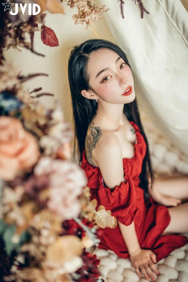    [JVID] 飄飄 - 纹身女神极致私房照，湿身诱惑与唯美花间人像大尺度摄影合集第109张图片