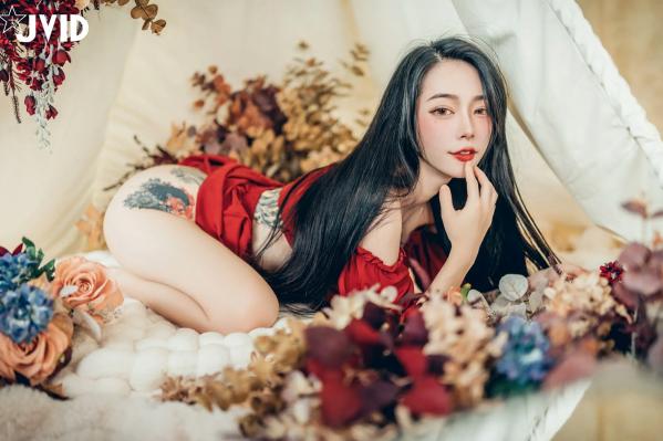    [JVID] 飄飄 - 纹身女神极致私房照，湿身诱惑与唯美花间人像大尺度摄影合集第114张图片