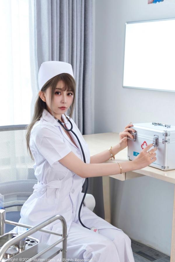    XiuRen秀人网-10896-Zoe柚柚-白色护士制服肉丝-诊疗室制服诱惑角色扮演摄影作品第3张图片