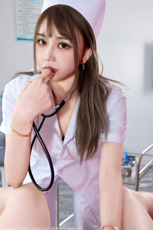    XiuRen秀人网-10896-Zoe柚柚-白色护士制服肉丝-诊疗室制服诱惑角色扮演摄影作品第24张图片