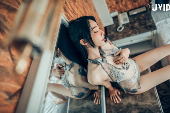    [JVID] 飄飄 - 性感红色旗袍私房照，纹身辣妹大胆诱惑，绝美身材致命吸引力第37张图片