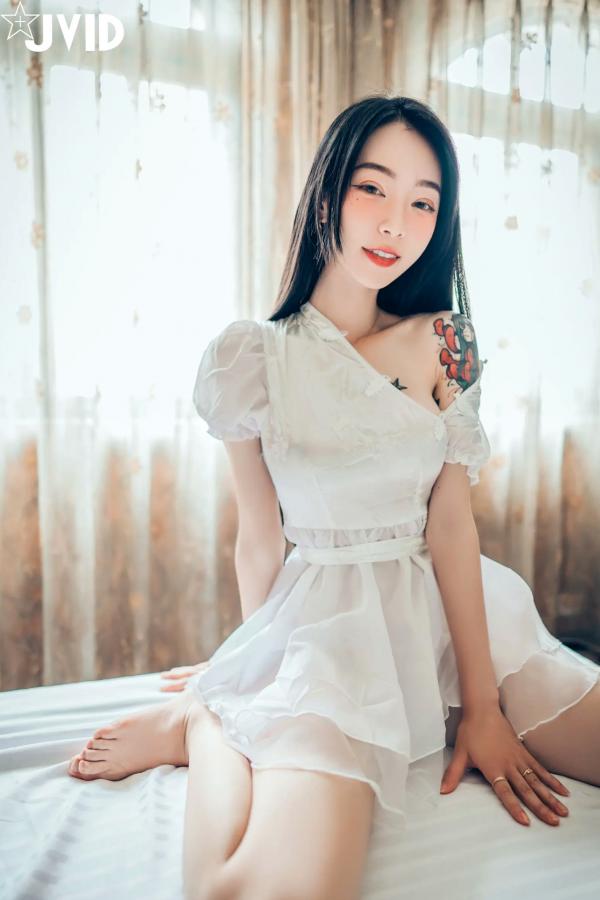    [JVID] 飄飄 - 性感红色旗袍私房照，纹身辣妹大胆诱惑，绝美身材致命吸引力第118张图片