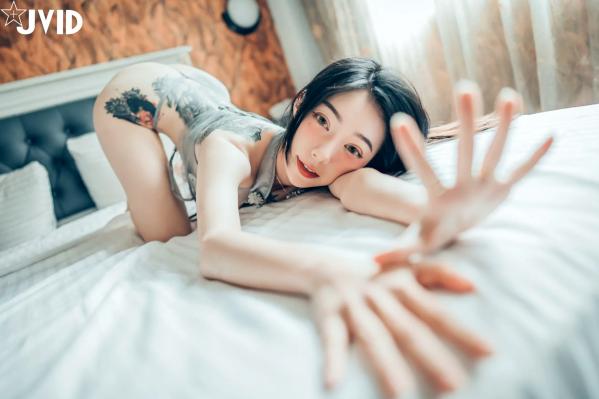    [JVID] 飄飄 - 性感红色旗袍私房照，纹身辣妹大胆诱惑，绝美身材致命吸引力第120张图片