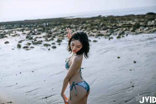    [JVID] 啾啾 - 超熱情火辣，海边户外比基尼写真，极致性感曲线诱惑第17张图片