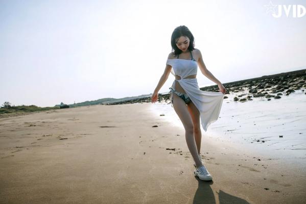    [JVID] 啾啾 - 超熱情火辣，海边户外比基尼写真，极致性感曲线诱惑第37张图片