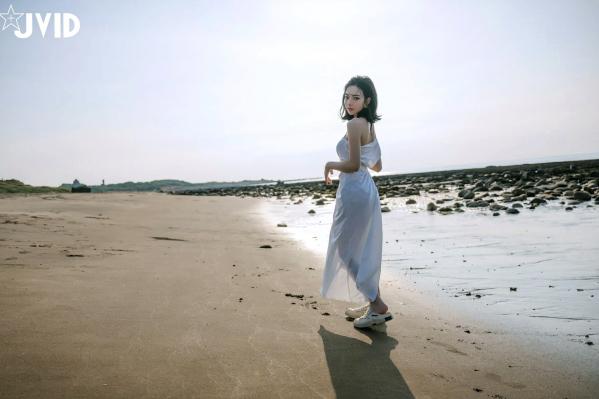   [JVID] 啾啾 - 超熱情火辣，海边户外比基尼写真，极致性感曲线诱惑第38张图片