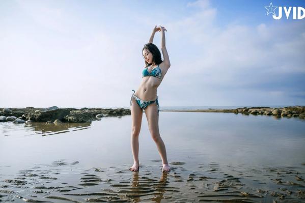    [JVID] 啾啾 - 超熱情火辣，海边户外比基尼写真，极致性感曲线诱惑第40张图片