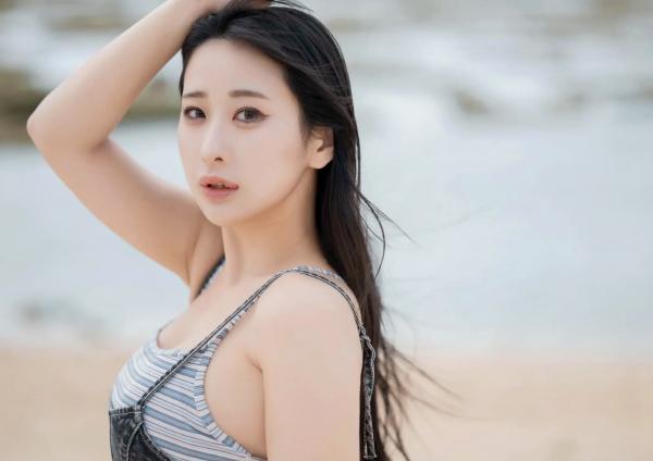    花宮いのり - ふたりきり，阳光沙滩比基尼写真，元气少女海边戏水，清纯与性感并存的夏日甜美视觉盛宴第6张图片