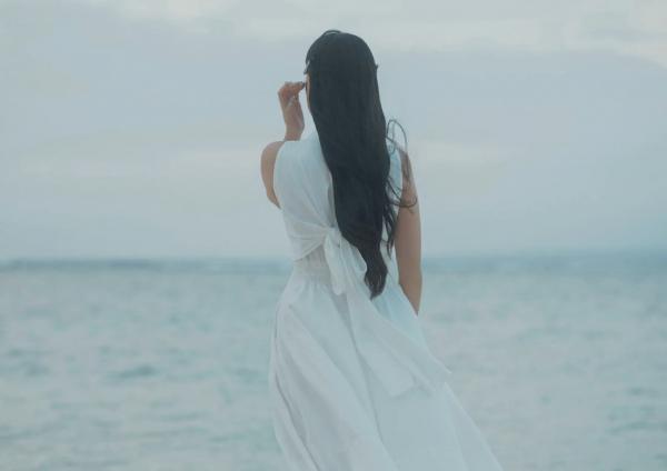    花宮いのり - ふたりきり，阳光沙滩比基尼写真，元气少女海边戏水，清纯与性感并存的夏日甜美视觉盛宴第112张图片