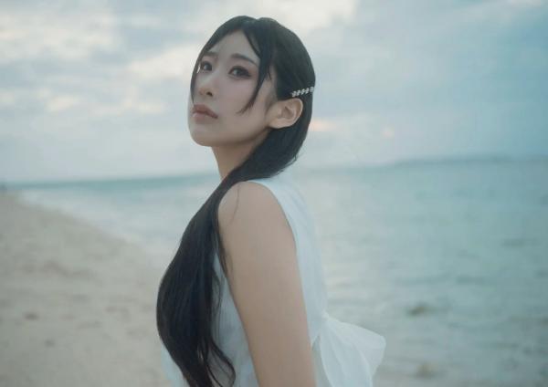    花宮いのり - ふたりきり，阳光沙滩比基尼写真，元气少女海边戏水，清纯与性感并存的夏日甜美视觉盛宴第113张图片