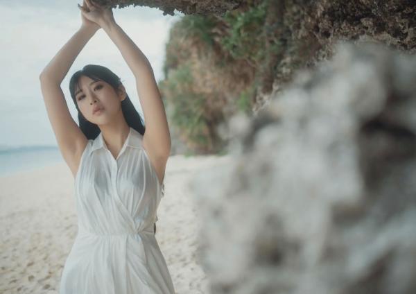    花宮いのり - ふたりきり，阳光沙滩比基尼写真，元气少女海边戏水，清纯与性感并存的夏日甜美视觉盛宴第115张图片