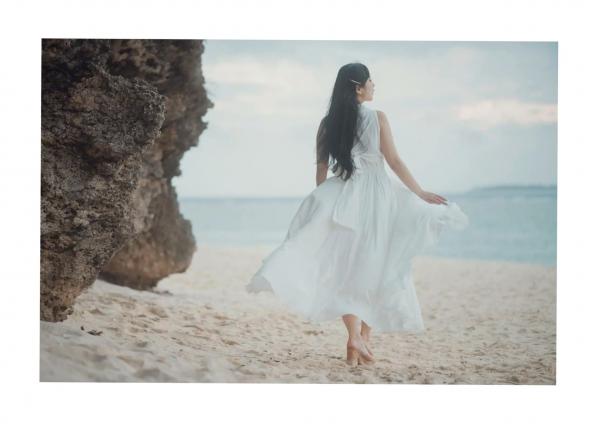    花宮いのり - ふたりきり，阳光沙滩比基尼写真，元气少女海边戏水，清纯与性感并存的夏日甜美视觉盛宴第116张图片