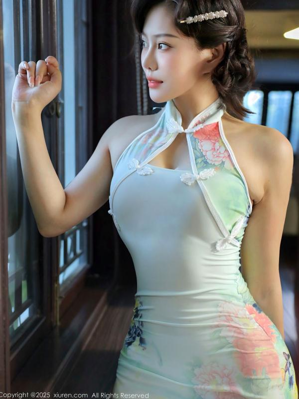    XiuRen秀人网-10749-莉莉安娜o-古琴前的情趣旗袍诱惑-性感身材与古典韵味的碰撞第28张图片